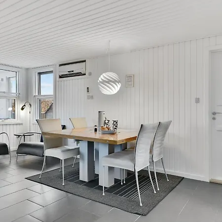 펜션 2 Bedroom Gorgeous In 케르테미네