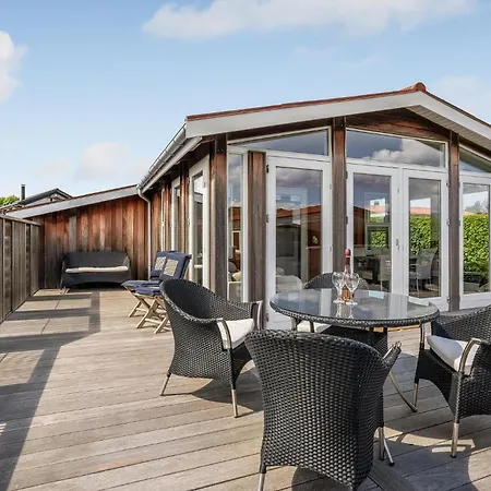 Dom wakacyjny 2 Bedroom Gorgeous In