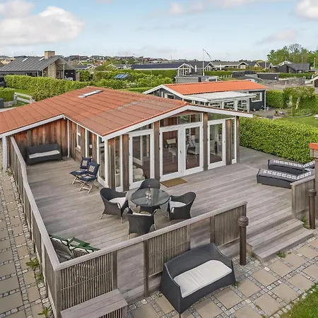 Dom wakacyjny 2 Bedroom Gorgeous In