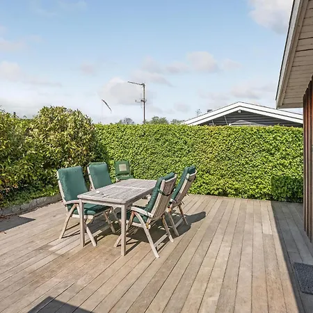 2 Bedroom Gorgeous In Dom wakacyjny Kerteminde