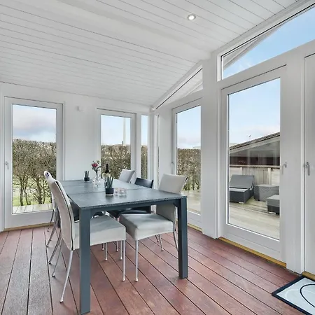 2 Bedroom Gorgeous In *