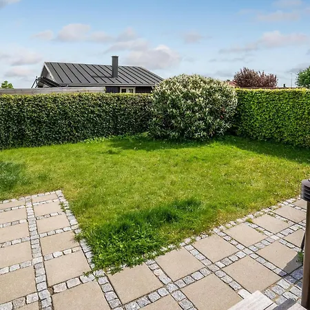 Dom wakacyjny 2 Bedroom Gorgeous In