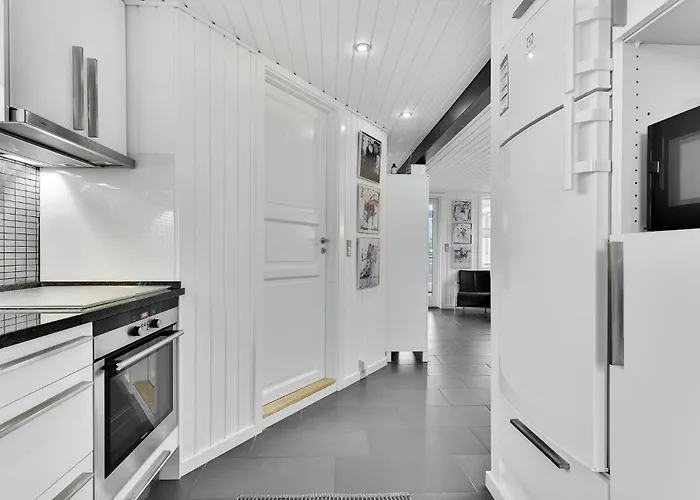 2 Bedroom Gorgeous In *